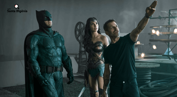 Zack Snyder ao lado do Batman e Mulher-Maravilha no filme da Liga da Justiça