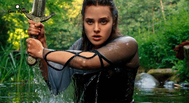 Katherine Langford como Nimue em Cursed